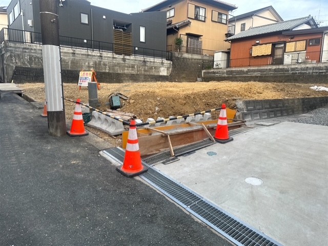 敷地境界部分の作業の様子