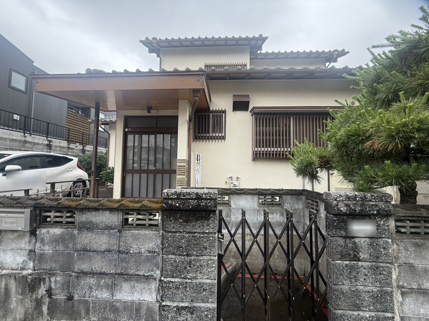 解体前の建物外観